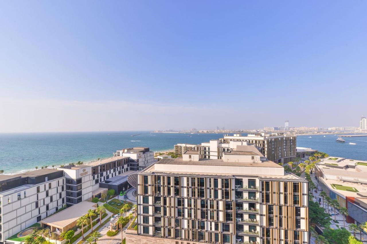 Posh 2 Bedroom Oceanfront Apt In The Heart Of Bluewaters Island Дубай Екстериор снимка