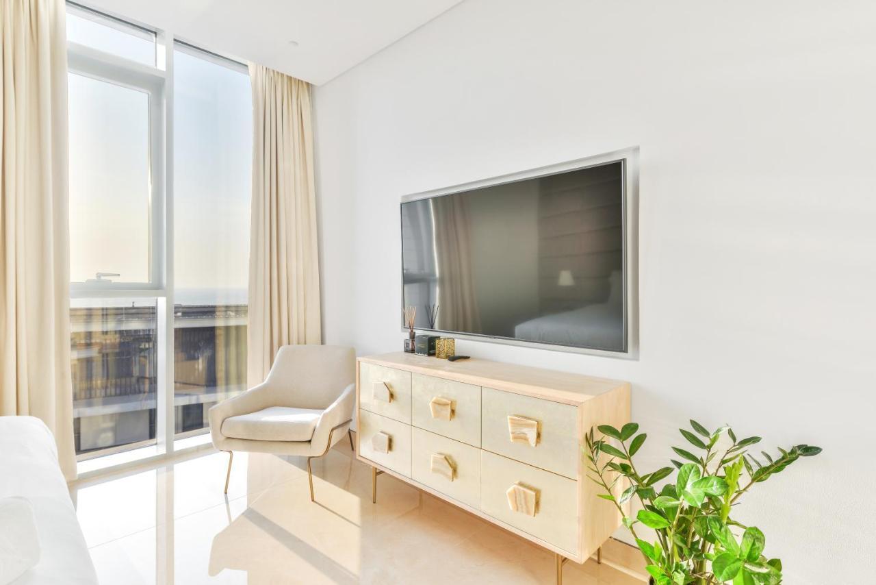 Posh 2 Bedroom Oceanfront Apt In The Heart Of Bluewaters Island Дубай Екстериор снимка