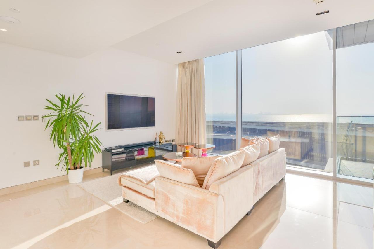 Posh 2 Bedroom Oceanfront Apt In The Heart Of Bluewaters Island Дубай Екстериор снимка