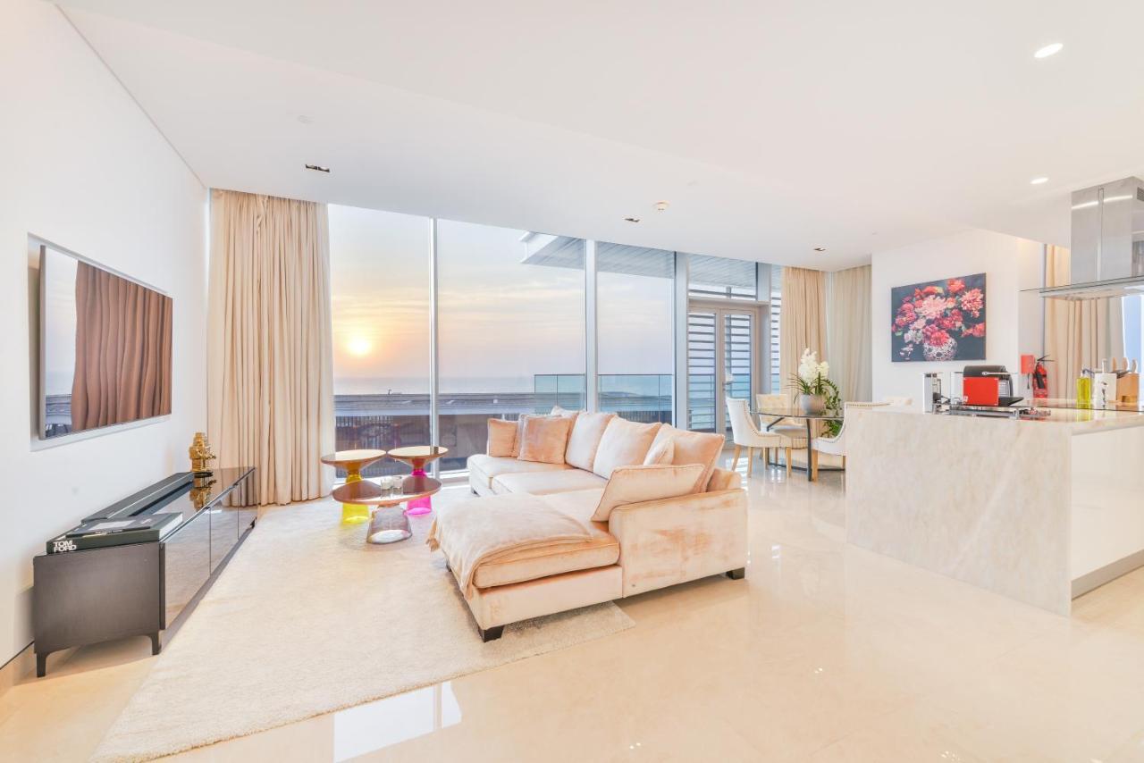 Posh 2 Bedroom Oceanfront Apt In The Heart Of Bluewaters Island Дубай Екстериор снимка