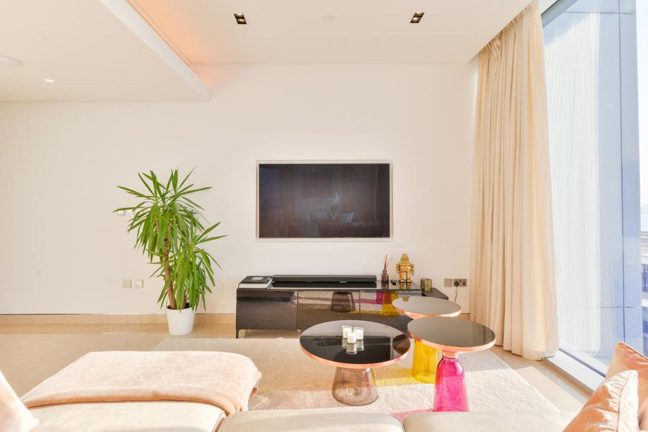 Posh 2 Bedroom Oceanfront Apt In The Heart Of Bluewaters Island Дубай Екстериор снимка